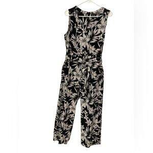 ECI  Women’s V-Neck  Sleeveless Belted floral black and white jumpsuit size M.